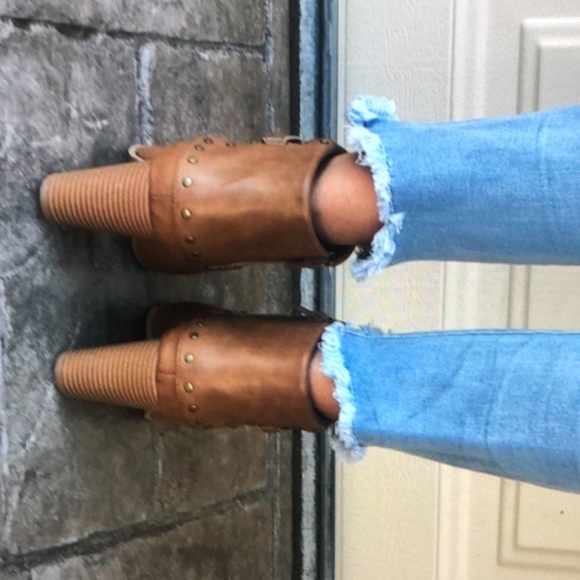 Eye catching cuffed studs block heel ankle boots size 8 - Picture 2 of 4